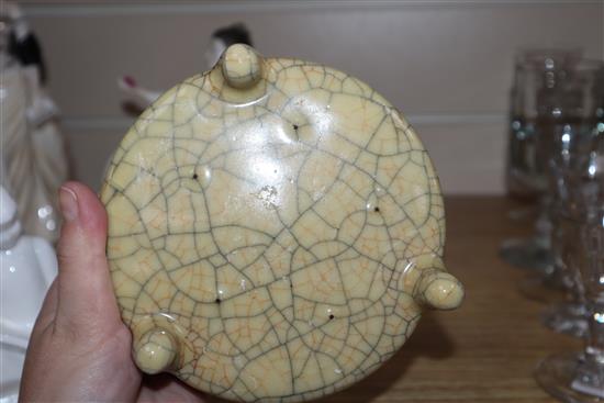 A Chinese Guan type tripod censer Diameter 13cm